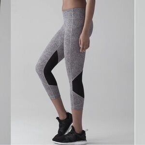 Lululemon Pace Rival Crop 22" Sea Spray Alpine White Dark Chrome / Black